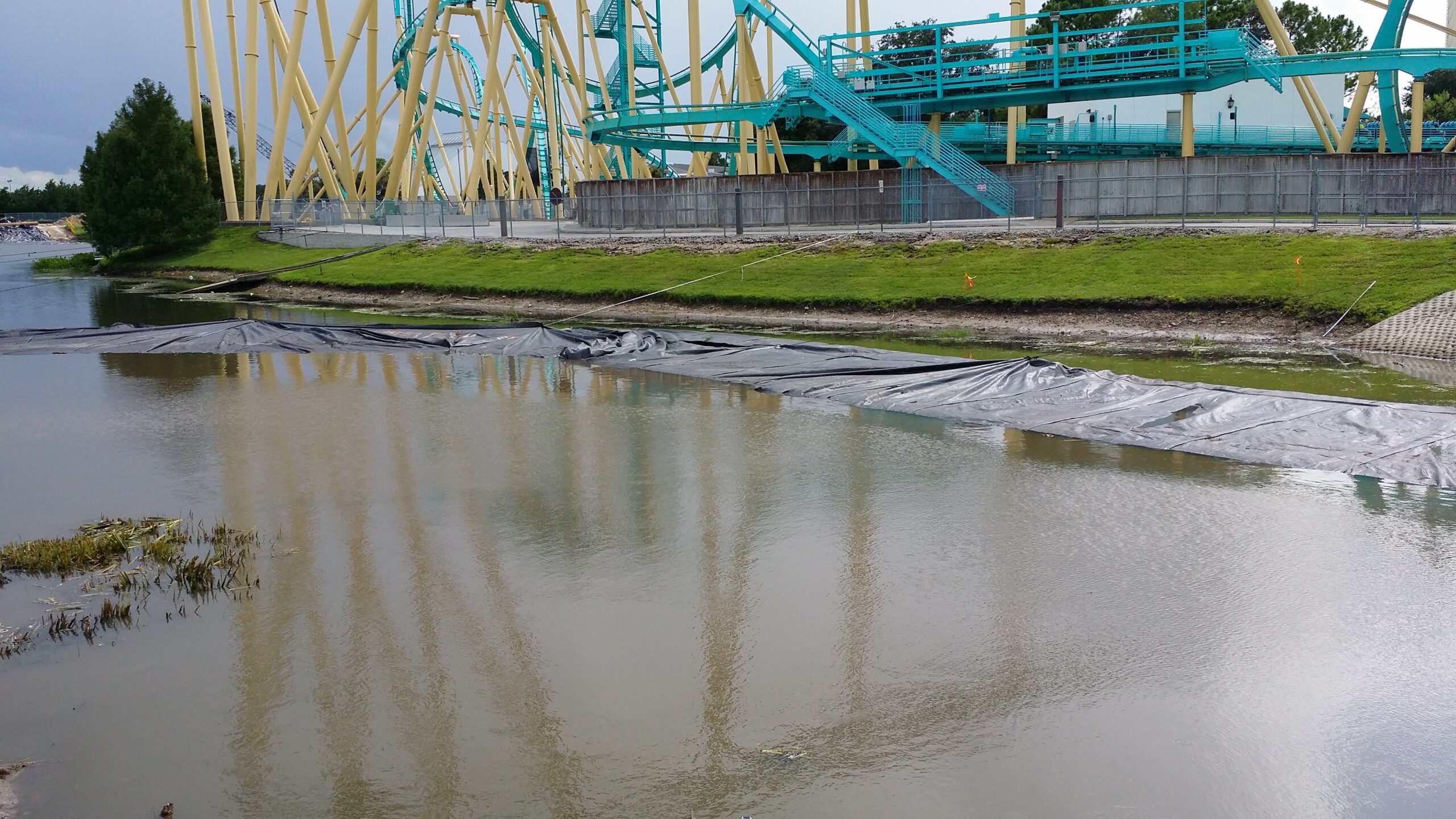 12ft AquaDams at Orlando SeaWorld, 2015