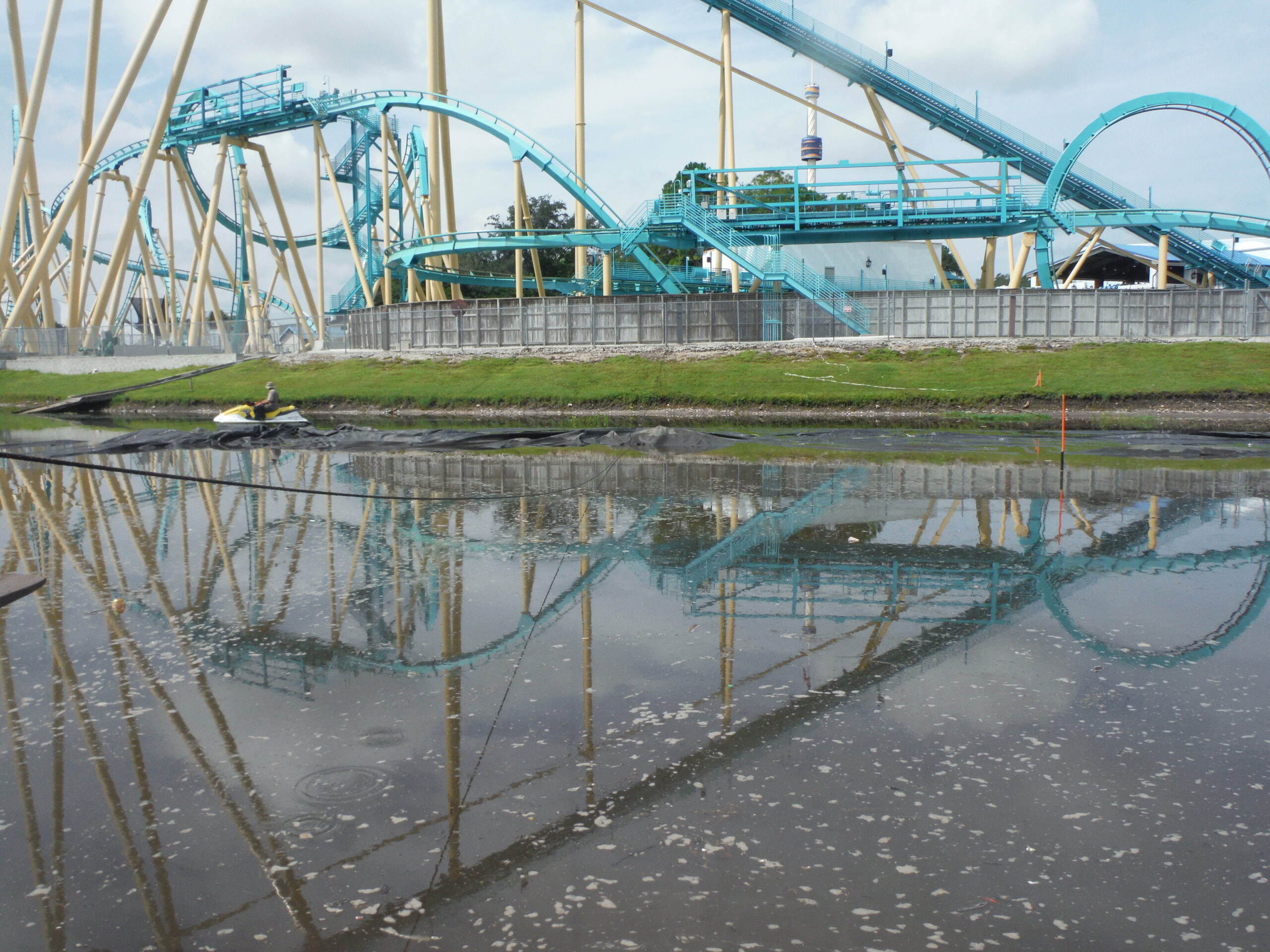 12ft AquaDams at Orlando SeaWorld, 2015